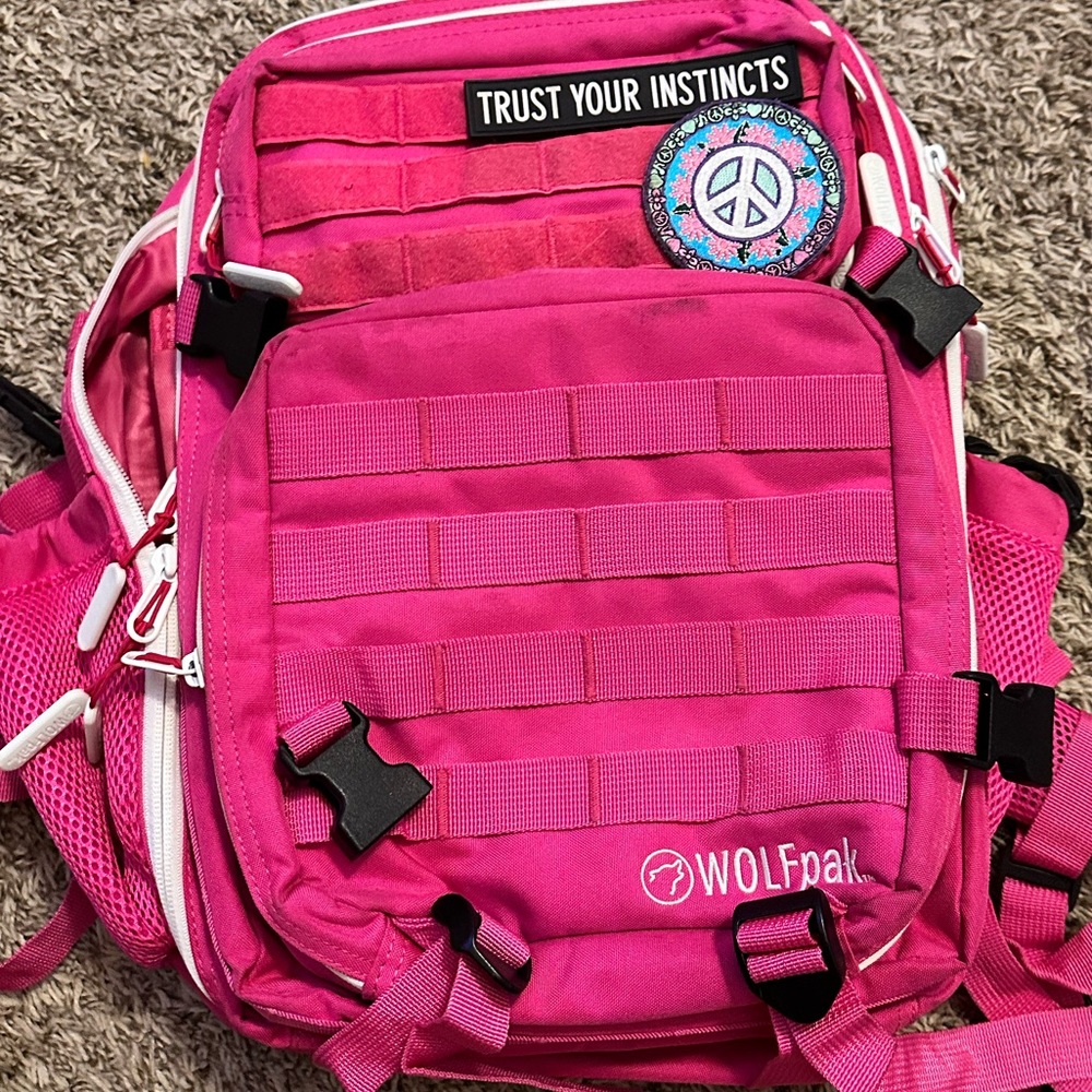 Wolfpak 25L pink goddess meal management!